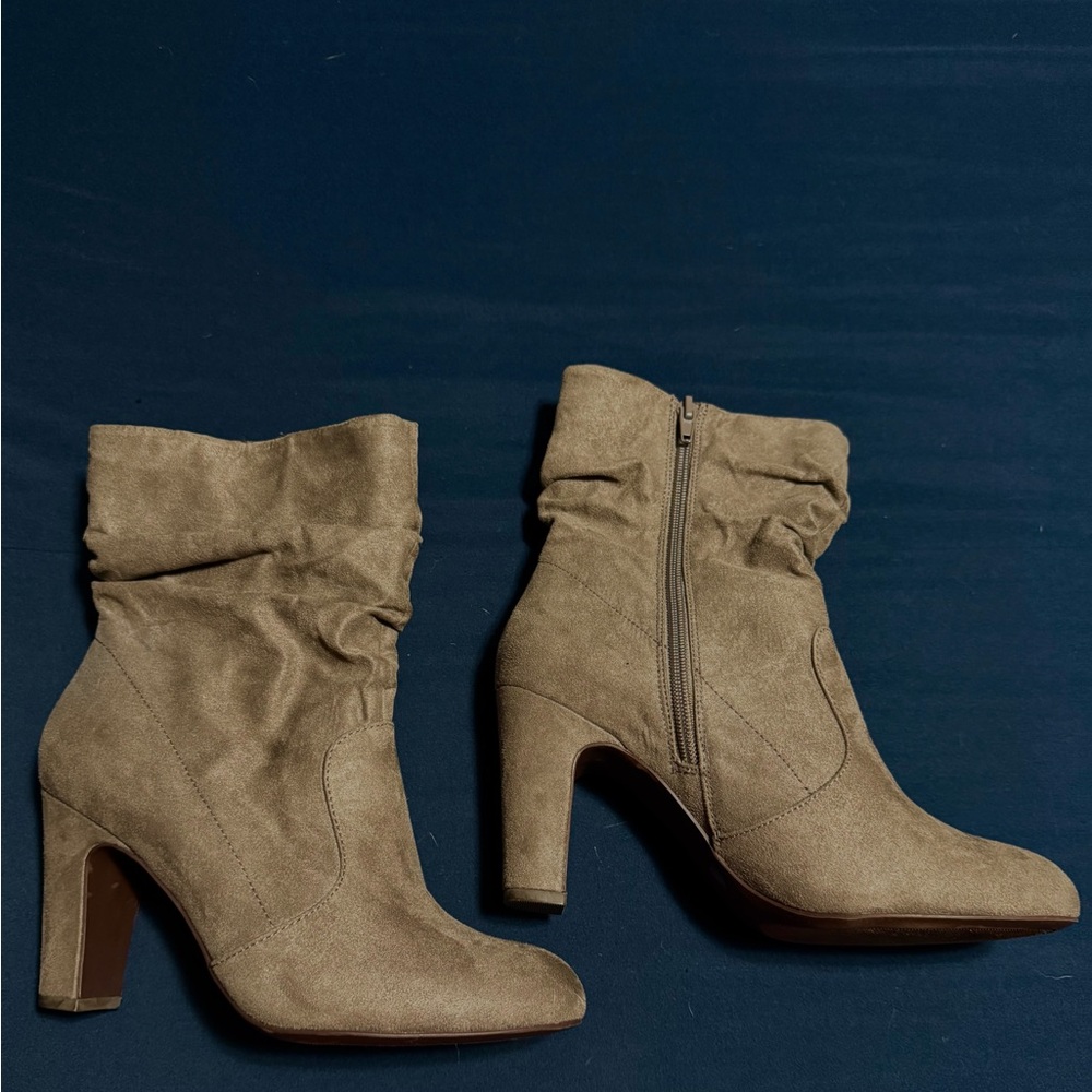 Kelly & Katie Elegant Tan Suede Ankle Boots